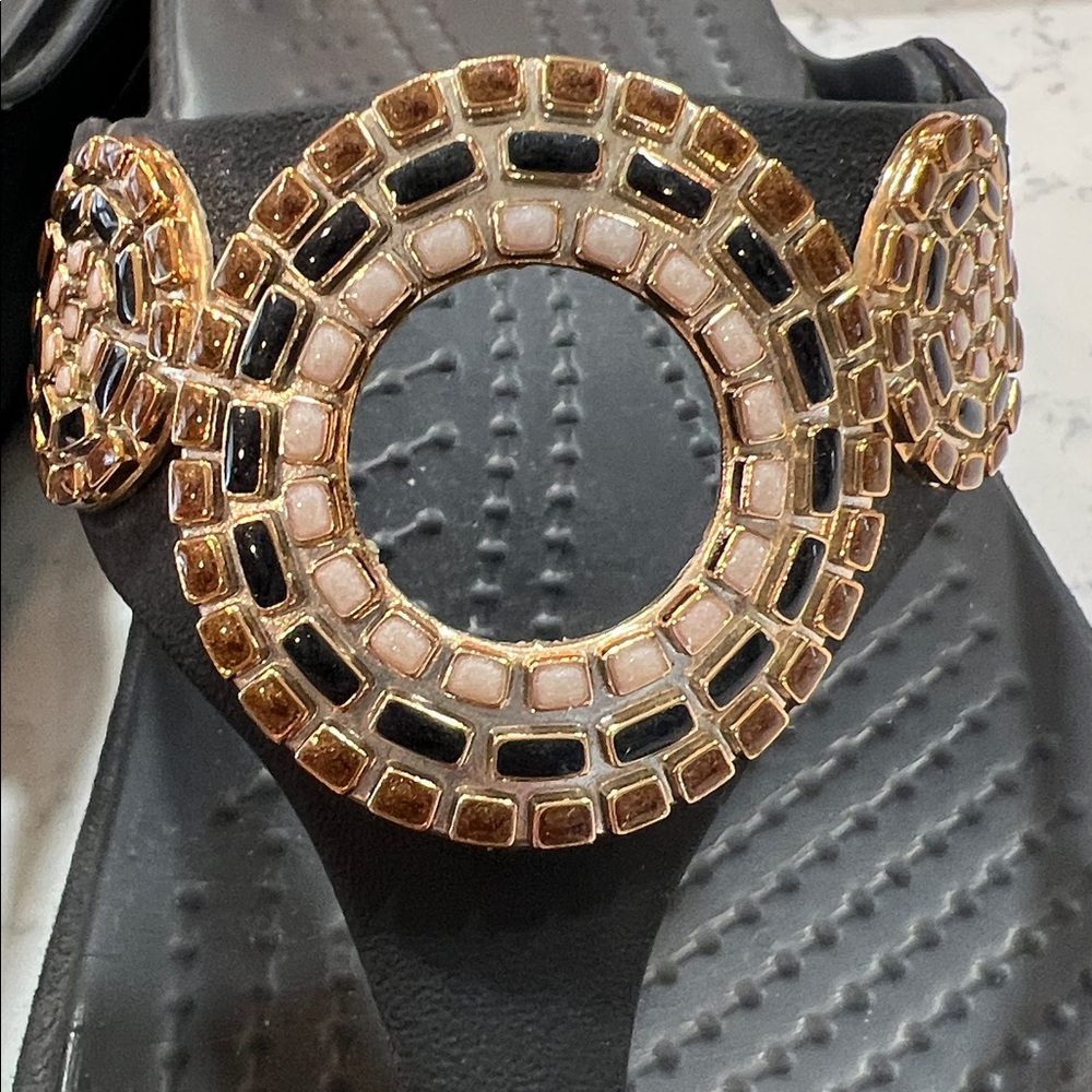Crocs Sanrah Diamante Wedge Flip Flops in black with gold embellishments sz 6 - Picture 8 of 15